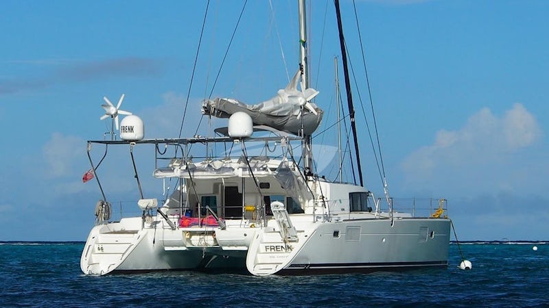 Yacht Charter FRENK