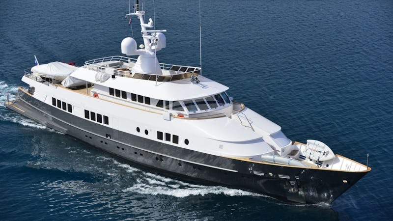 Yacht Charter BERZINC