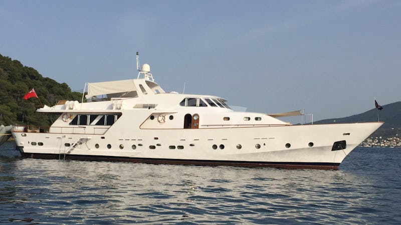 Yacht Charter OCEANE II
