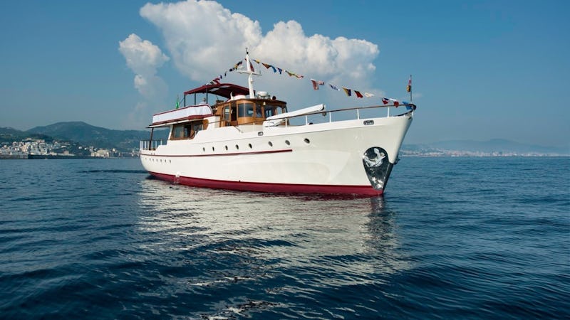 Yacht Charter EMERALD