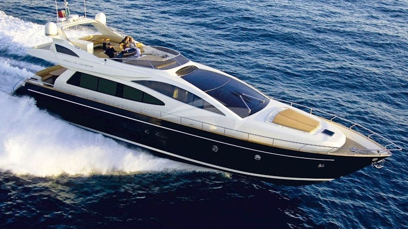 Yacht Charter DOLCE MIA
