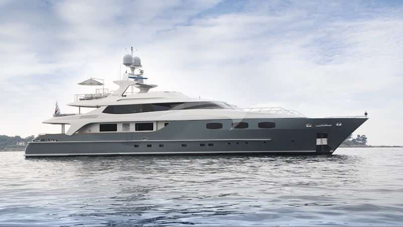 Yacht Charter ANNAMIA