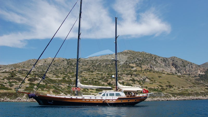 Yacht Charter PAPA JOE