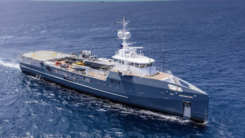 Yacht Charter DAPPLE