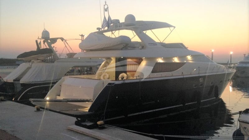 Yacht Charter VENUS SECRETS
