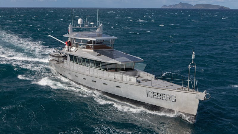Yacht Charter ICEBERG