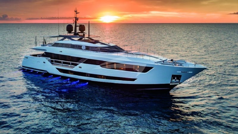 Yacht Charter NEVER BLUE