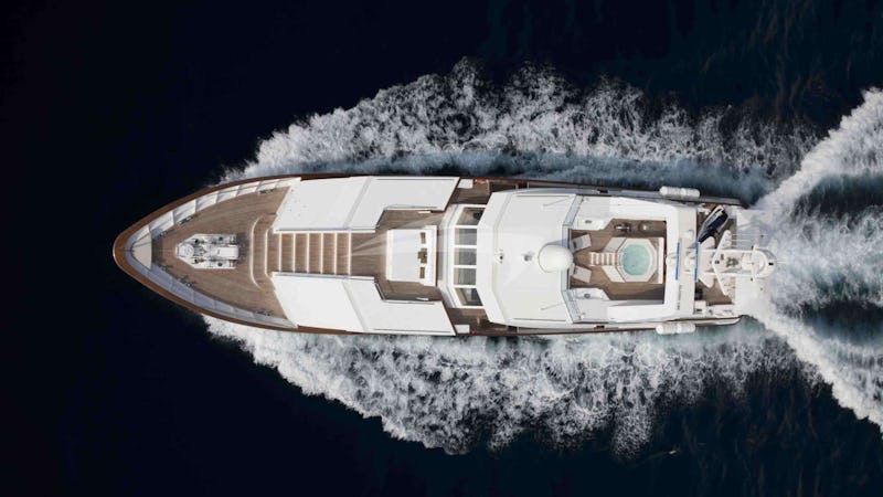 Yacht Charter ECLIPSE