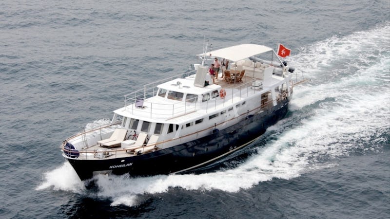 Yacht Charter BLACK PEPPER