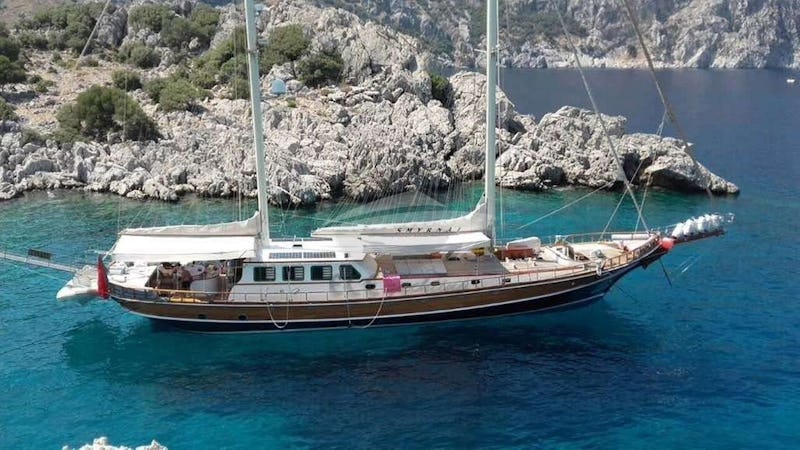 Yacht Charter SMYRNA I