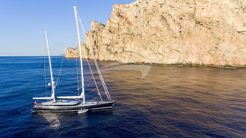 Yacht Charter Q