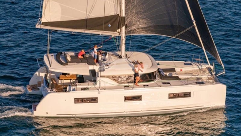 Yacht Charter CELAVIE