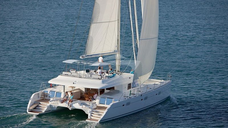 Yacht Charter AQUATOPIA