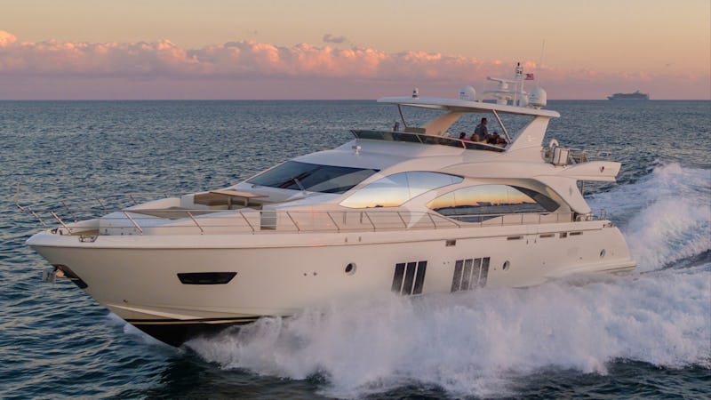 Yacht Charter PHOENIX