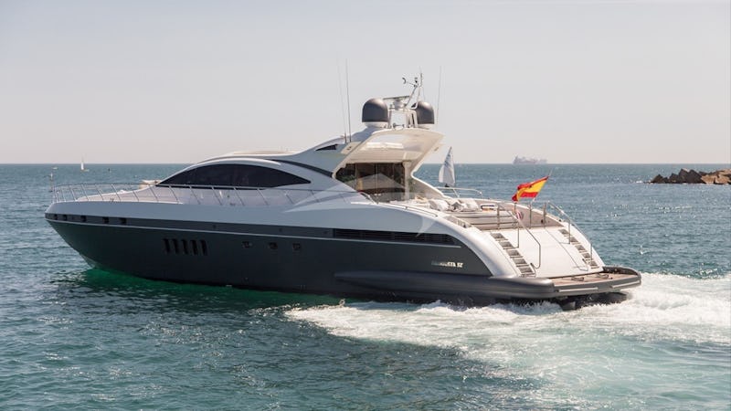 Yacht Charter FIVE STARS