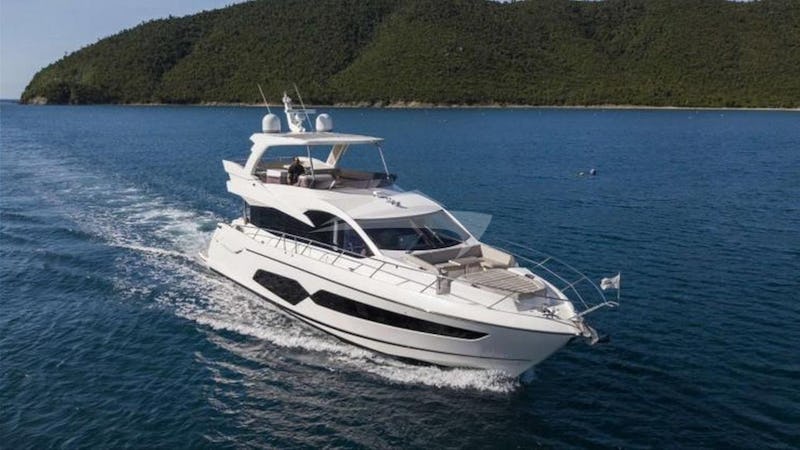 Yacht Charter ELITE