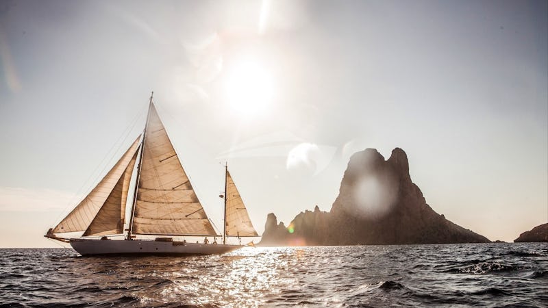 Yacht Charter GLADORIS II