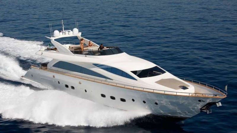 Yacht Charter AMER-ICA