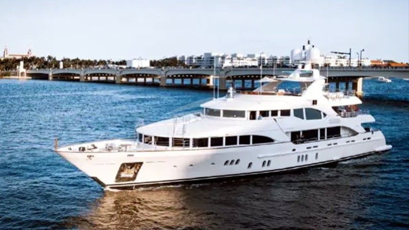 Yacht Charter ALEGRIA