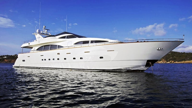 Yacht Charter LADY PAMELA