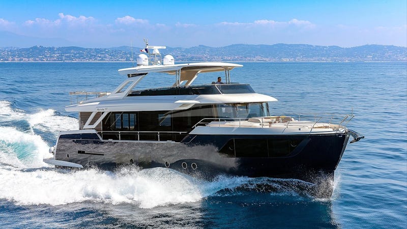 Yacht Charter ENIGMA