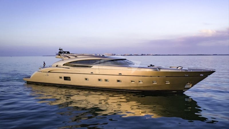 Yacht Charter FIVE WAVES
