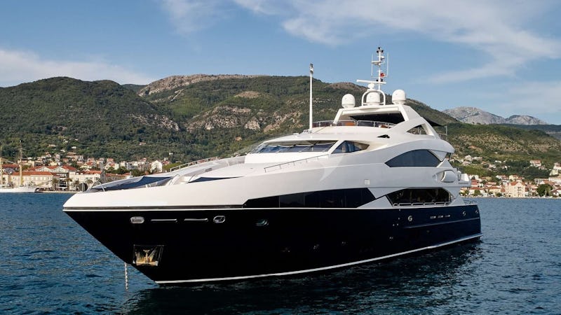 Yacht Charter BARACUDA