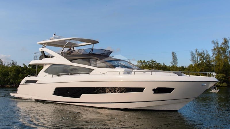 Yacht Charter GOLDEN OURS