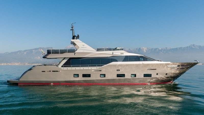 Yacht Charter SHADOW
