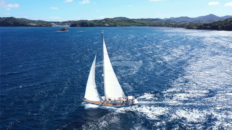 Yacht Charter AURORA