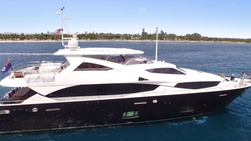 Yacht Charter VIVA LA VIDA