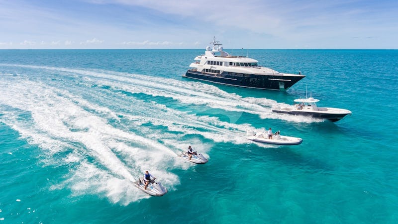 Yacht Charter BACCHUS