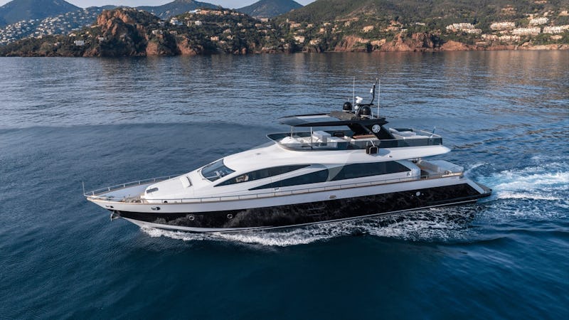 Yacht Charter MISS TER