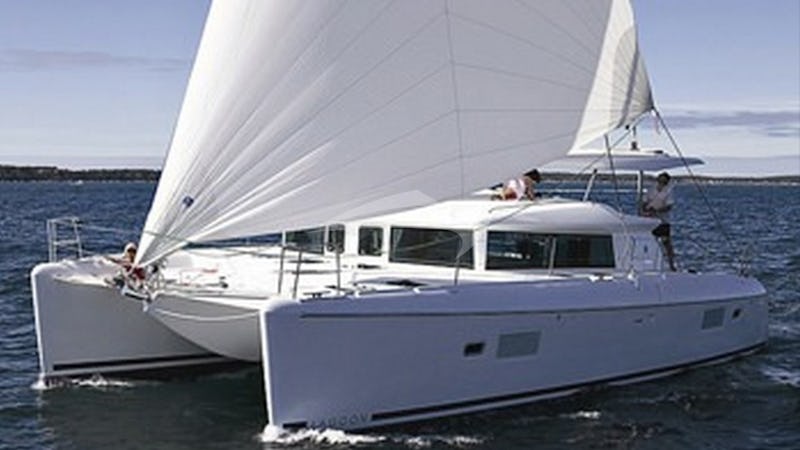 Yacht Charter FREESEAS