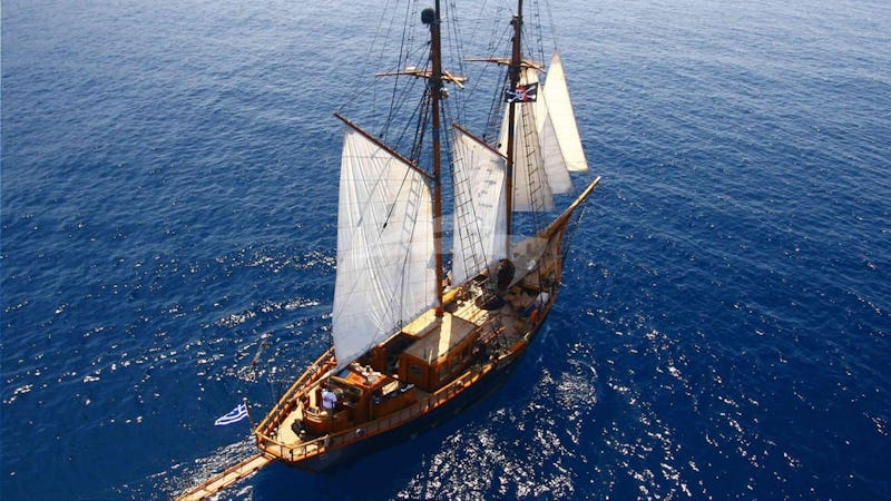 Yacht Charter PRINCE DE NEUFCHATEL