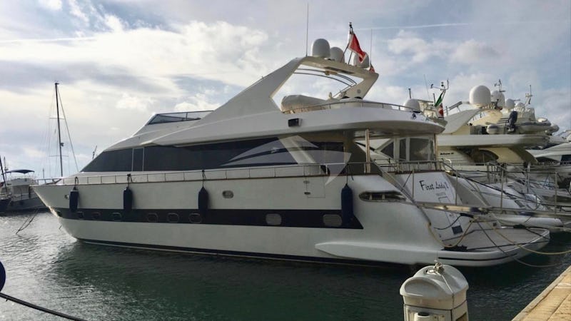 Yacht Charter FIRST LADY II