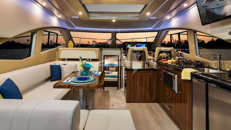 Yacht Charter CLEARADISE