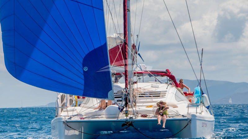 Yacht Charter ENTHEOS