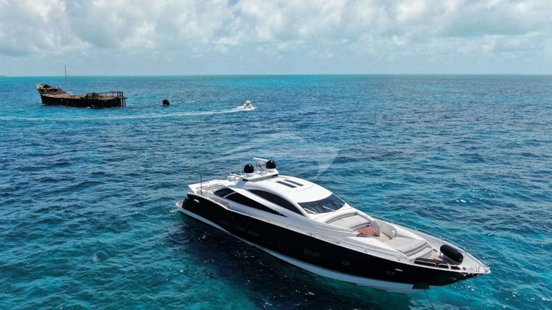 Yacht Charter SKY FALL