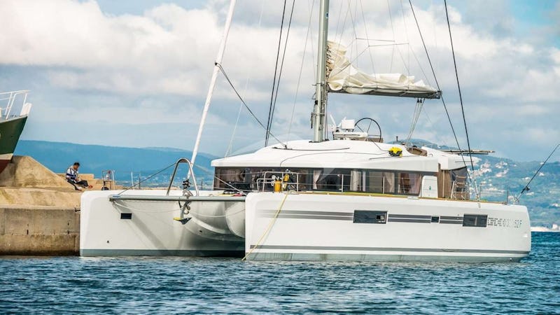 Yacht Charter LIBERTE