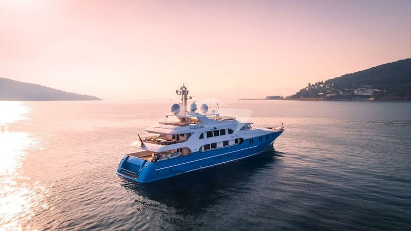 Yacht Charter DR NO NO