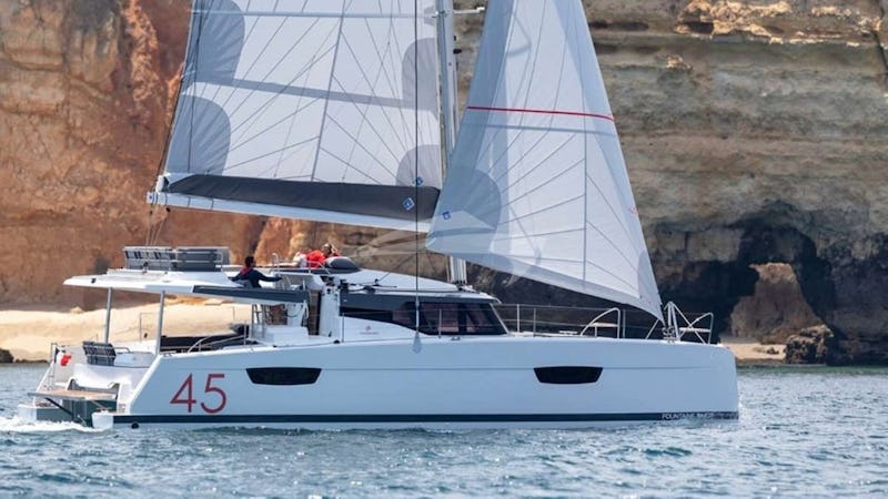 Yacht Charter DREAMCATCHER