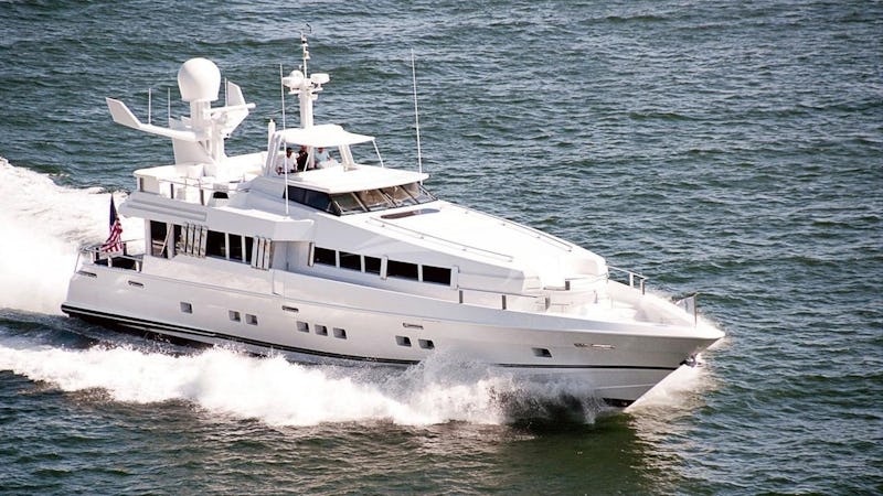 Yacht Charter HIGH LINE