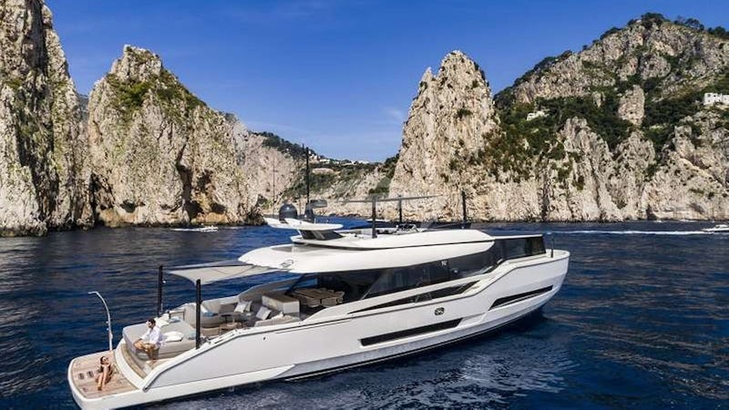 Yacht Charter MOANNA I