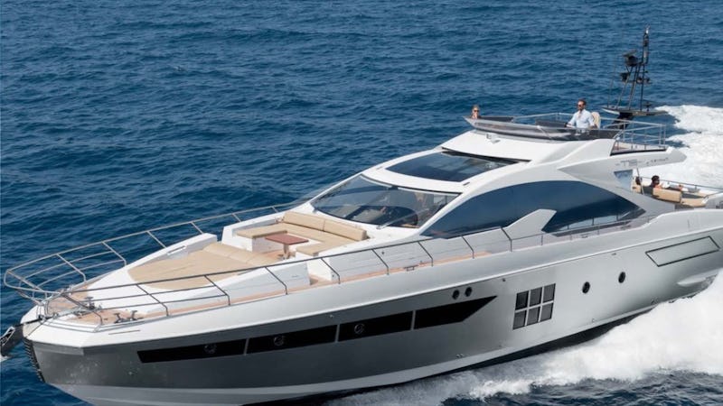 Yacht Charter MAKANI