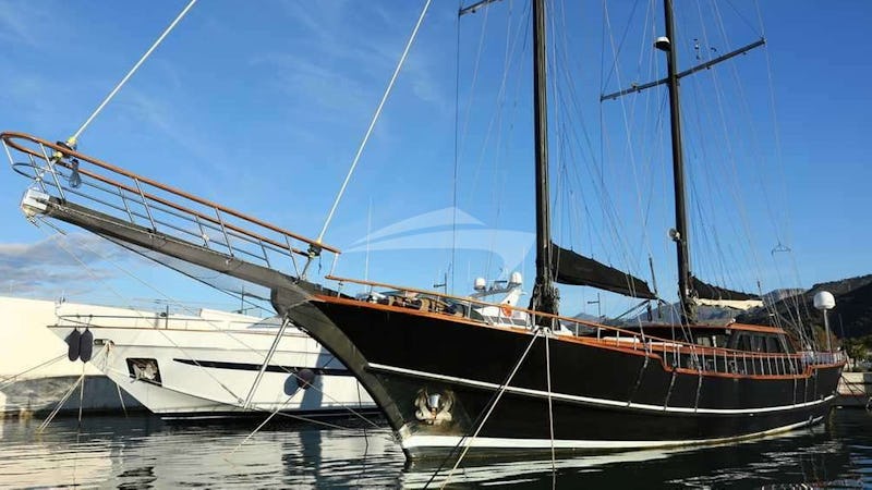Yacht Charter ANGELIQUE