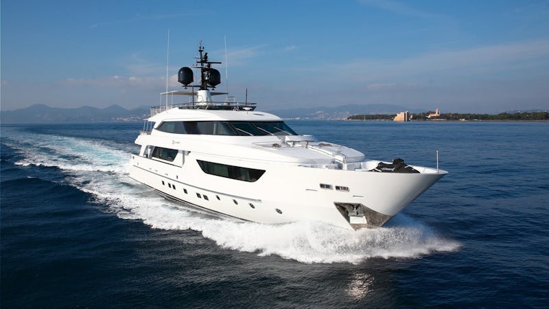 Yacht Charter SUD