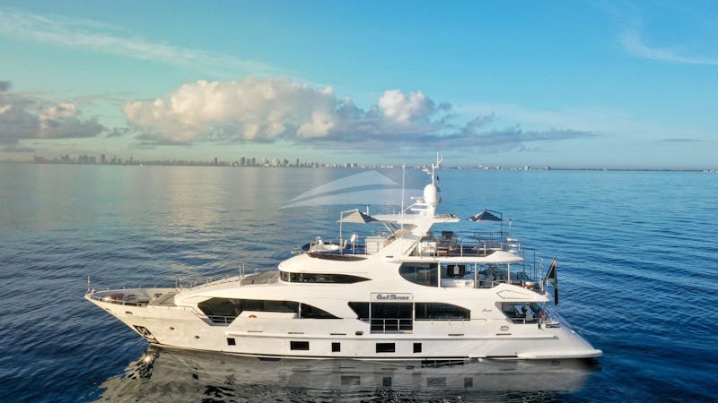 Yacht Charter COOL BREEZE