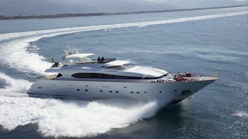Yacht Charter SEA JAGUAR