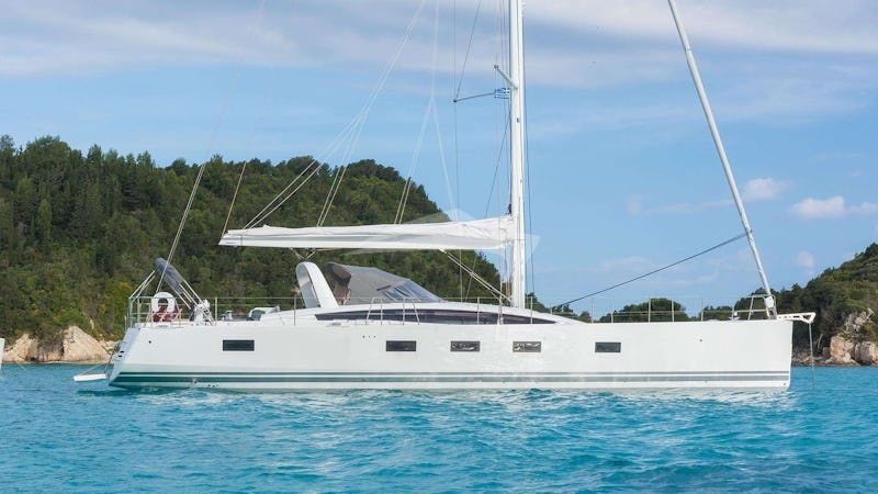 Yacht Charter LUNOUS